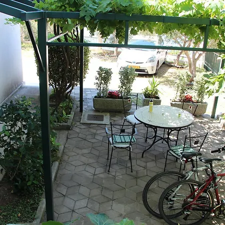 Tafra Apartment *