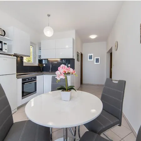 Tafra Apartment Gornji Dolac