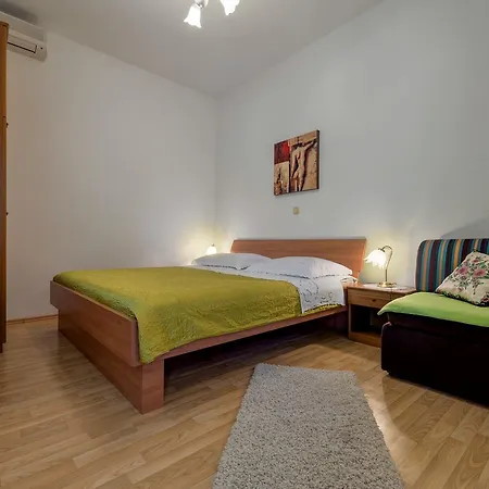 Tafra Apartamento *