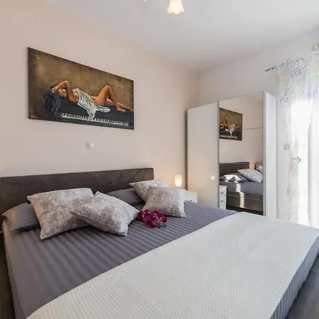 Tafra Apartamento